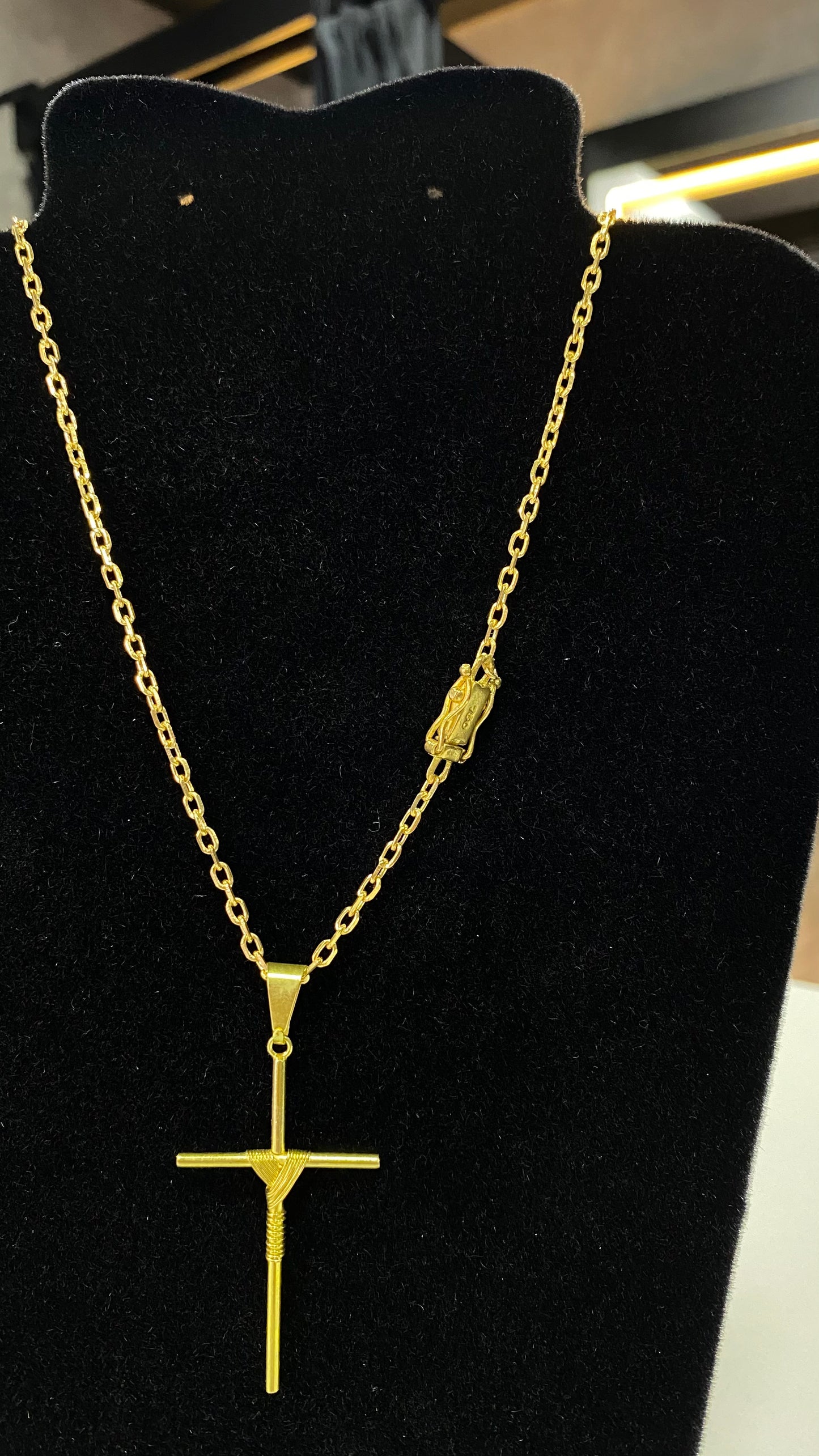 Corrente em moeda antiga