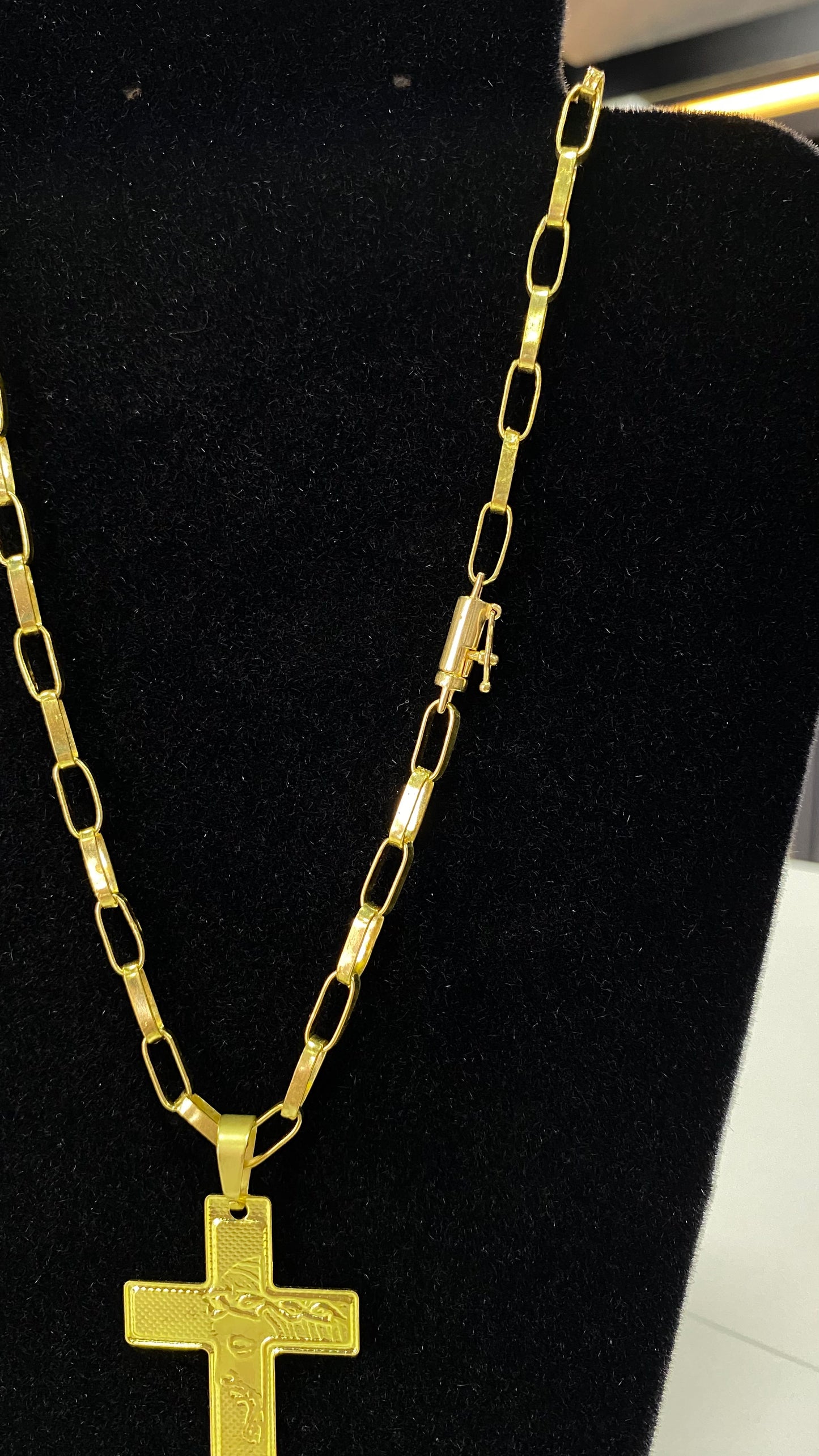 Corrente em moeda antiga