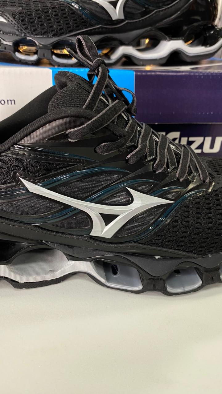 Mizuno Prophecy 11s