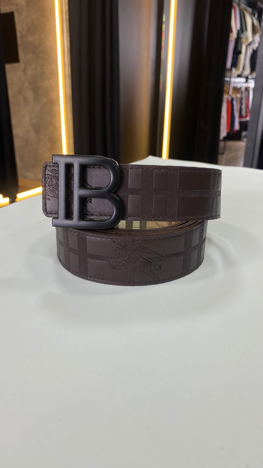 Cinto Burberry dupla face