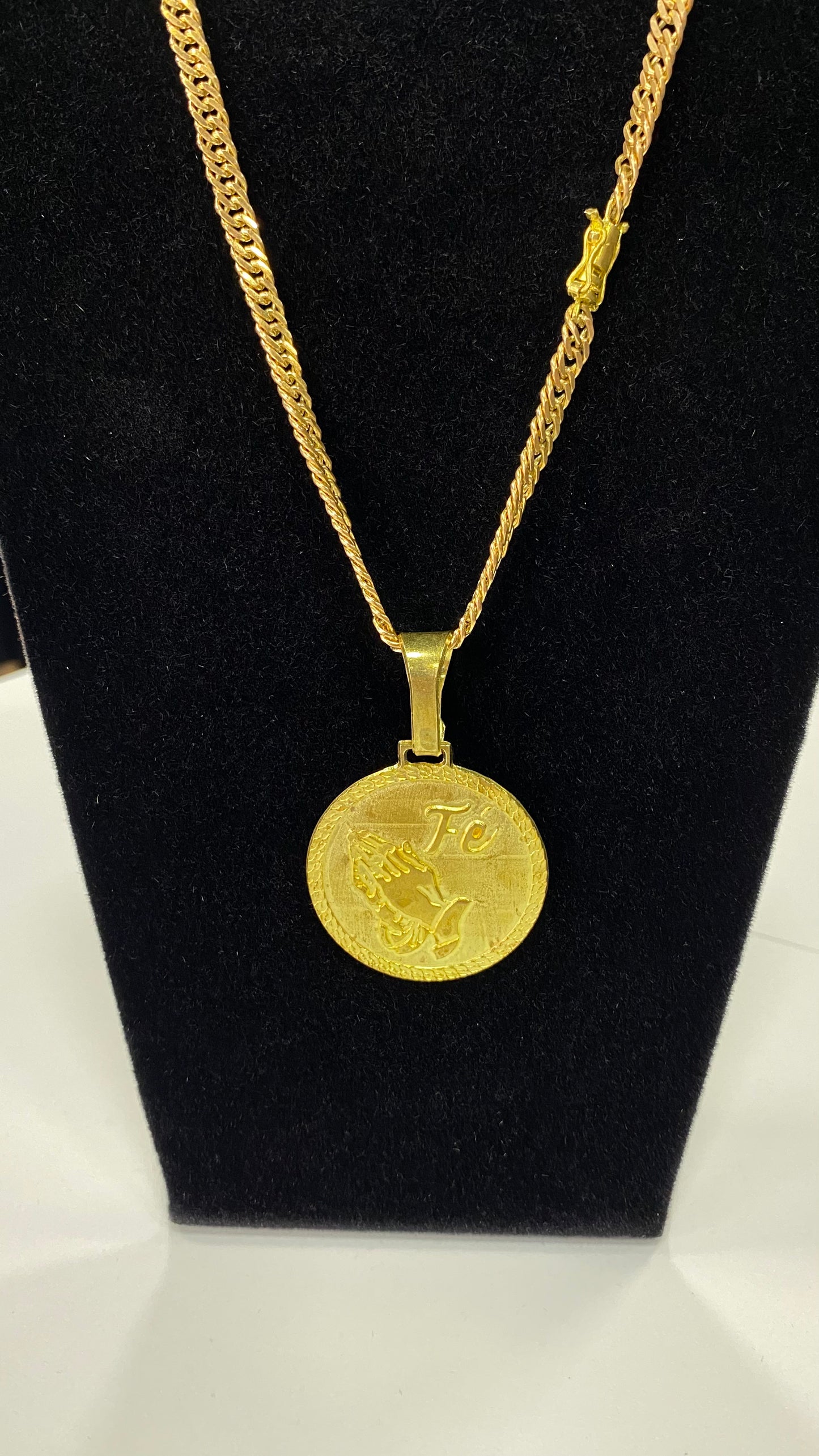 Corrente em moeda antiga