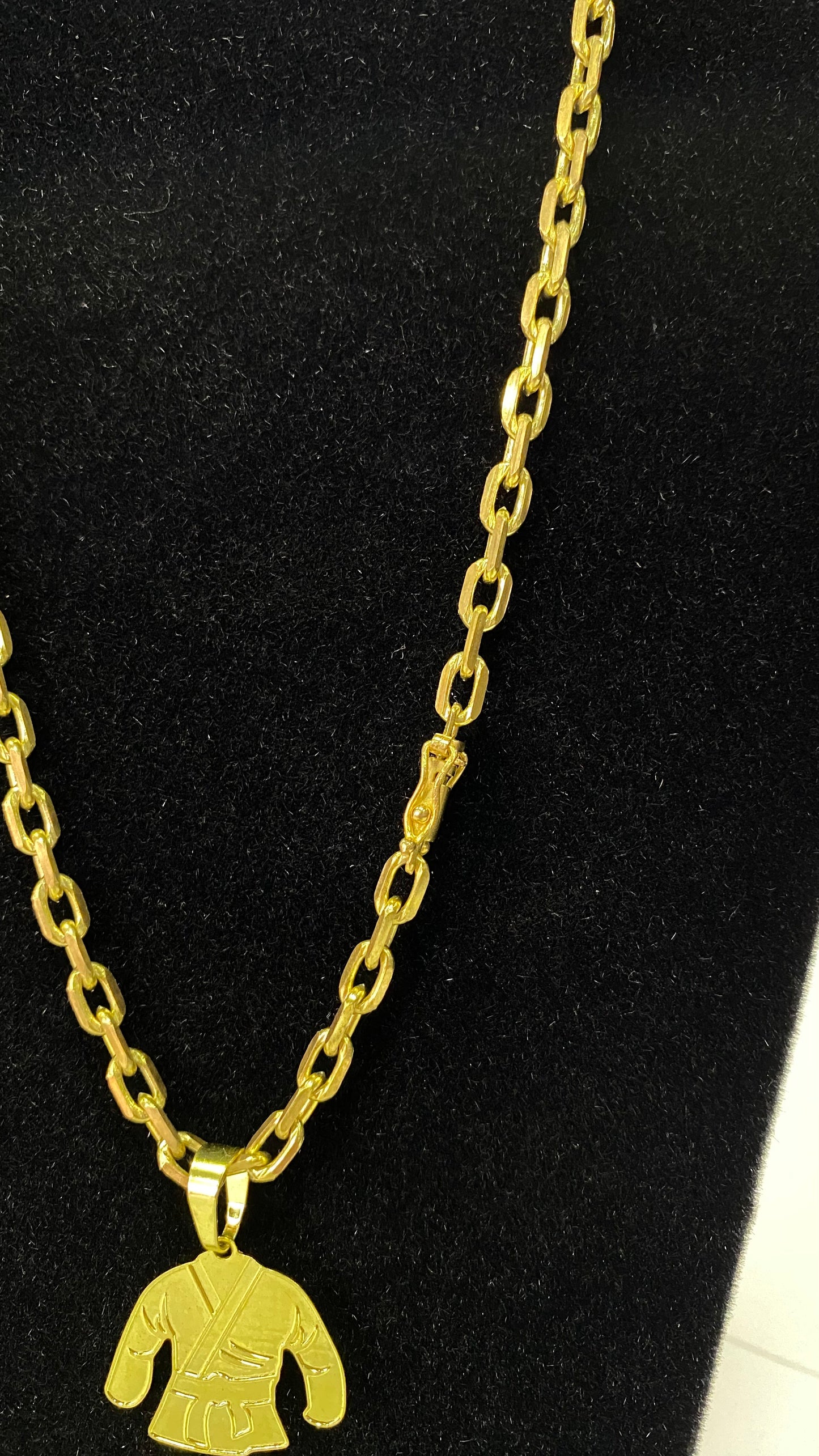 Corrente em moeda antiga