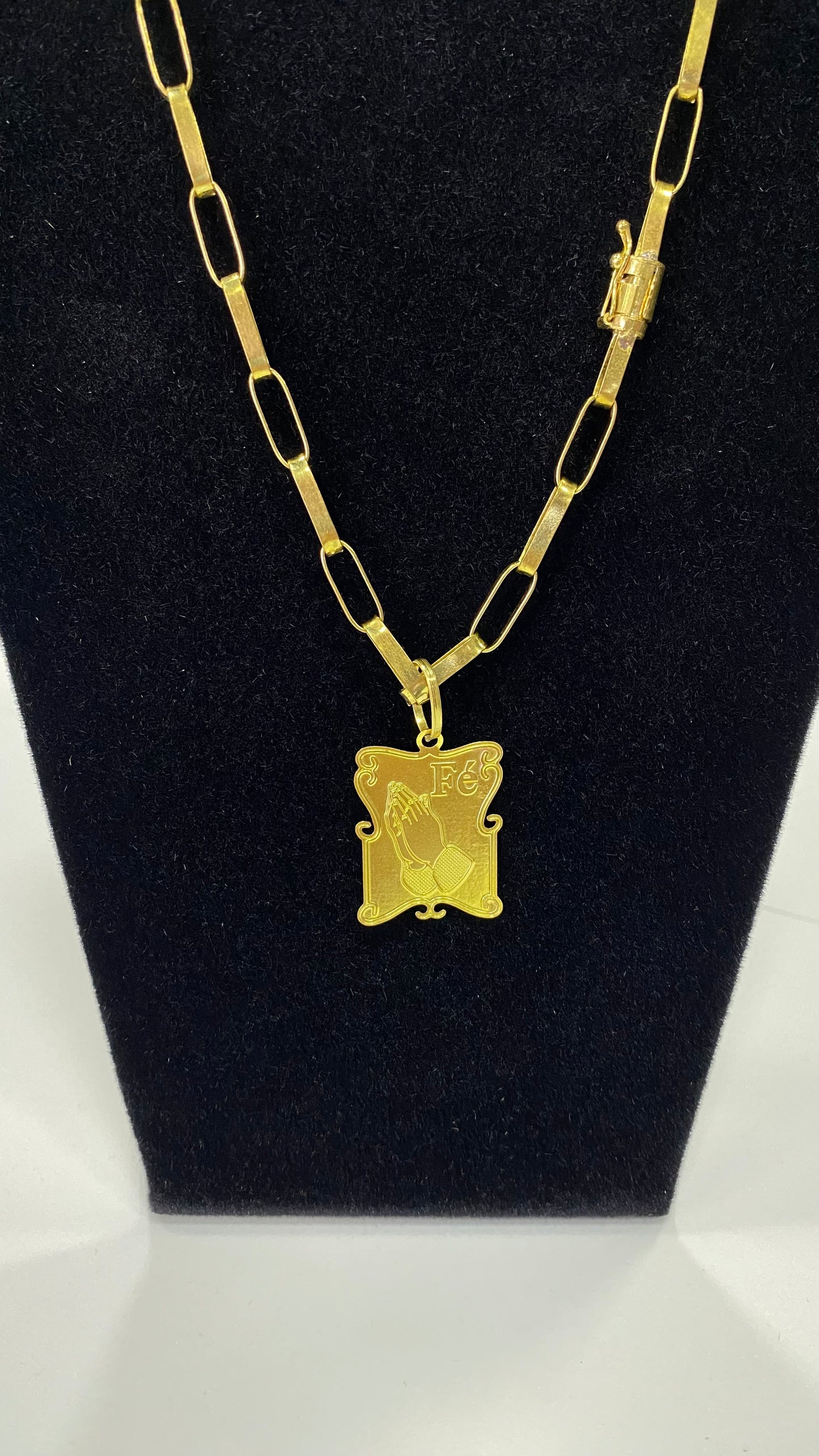 Corrente em moeda antiga