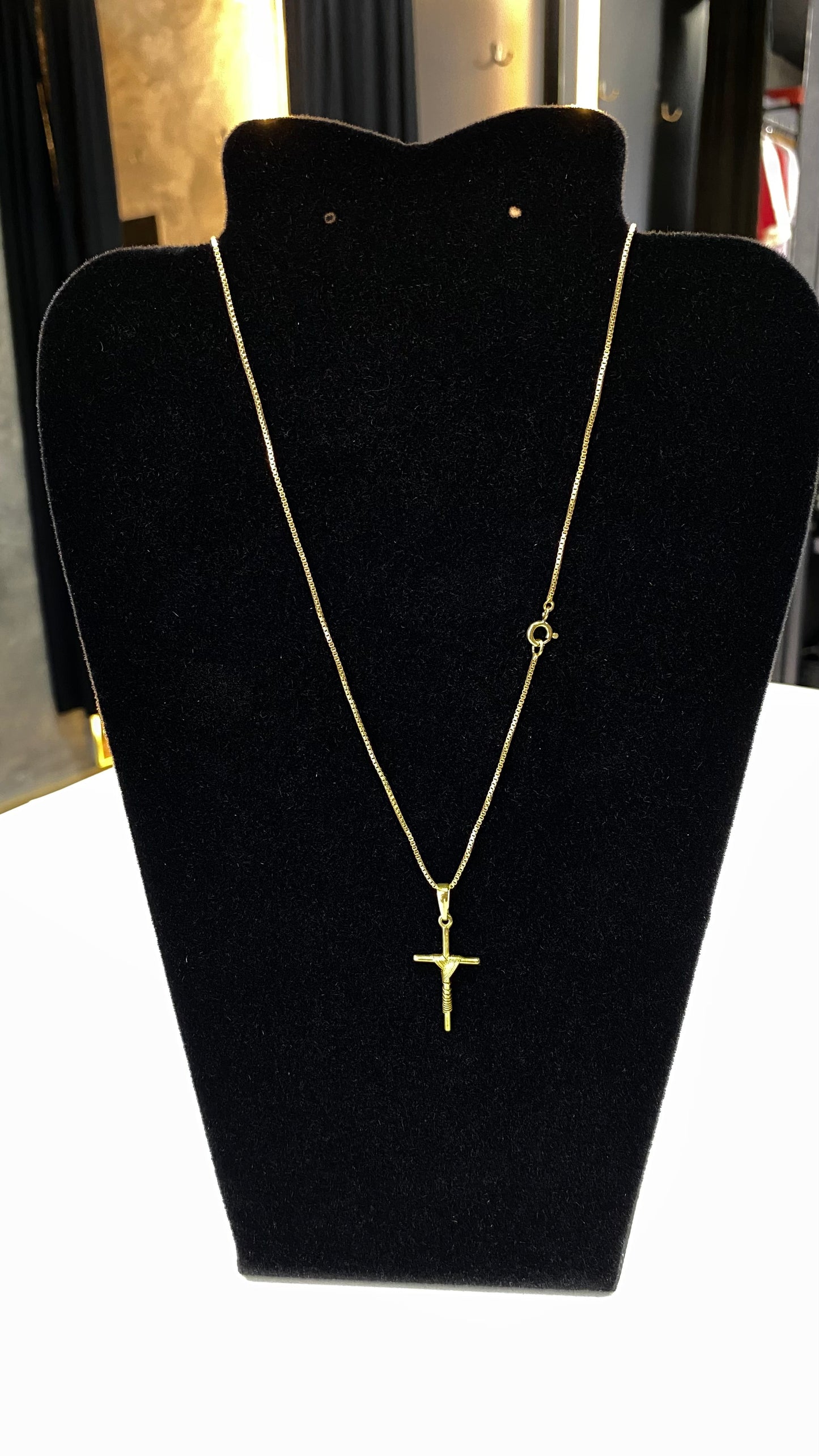 Corrente em moeda antiga